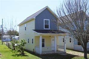 919 Avenue C - Photo 1