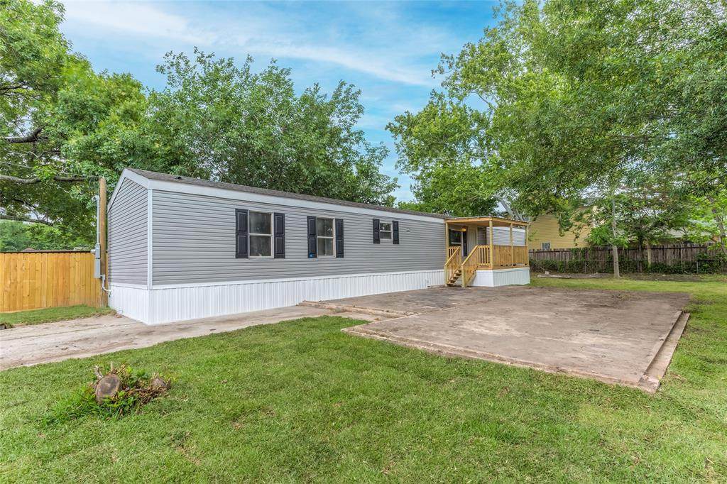 14525 Hershe Street - Photo 1