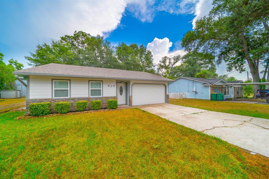 909 Stewart Street - Photo 1