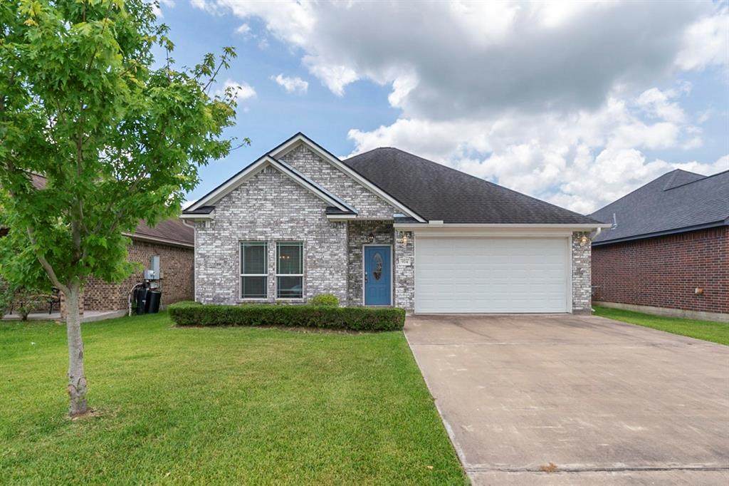 924 Rosewood - Photo 1