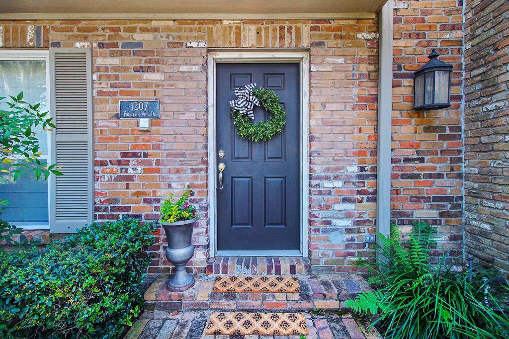 1207 Fountain View Drive - Photo 1