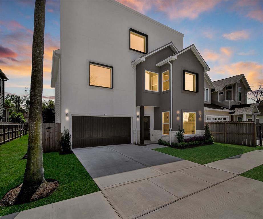 712 26th Street - Photo 1