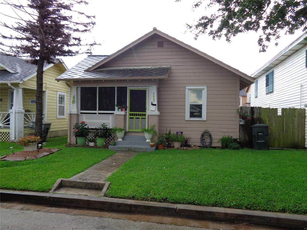 4423 Avenue K - Photo 1