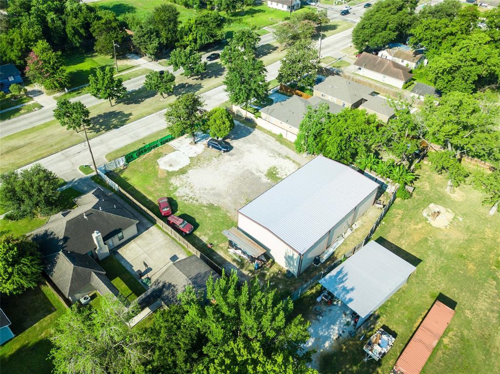 844 Victory Drive - Photo 1