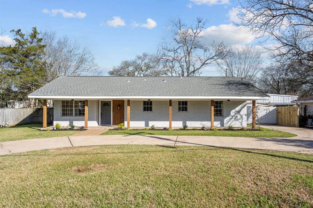 506 Wakefield - Photo 1