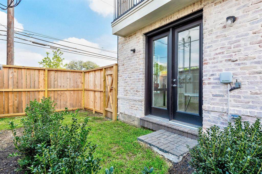 4011 University Grove Street - Photo 1