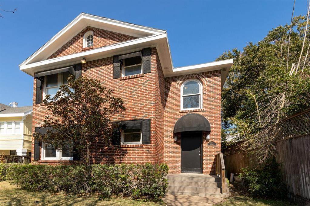 305 Stratford Street - Photo 1