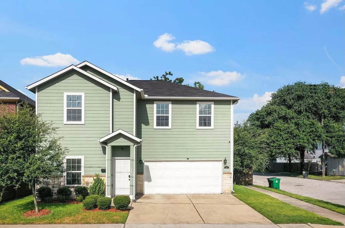 1524 Evelyn Street - Photo 1