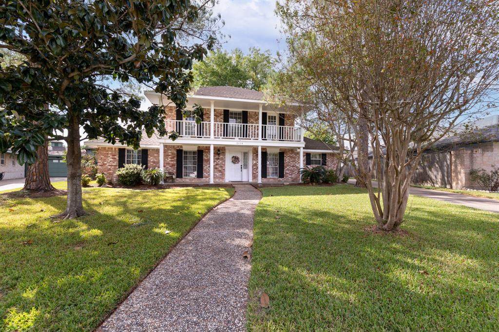 2114 Briarview Drive - Photo 1