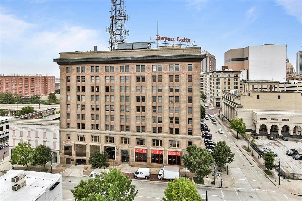915 Franklin Street - Photo 1