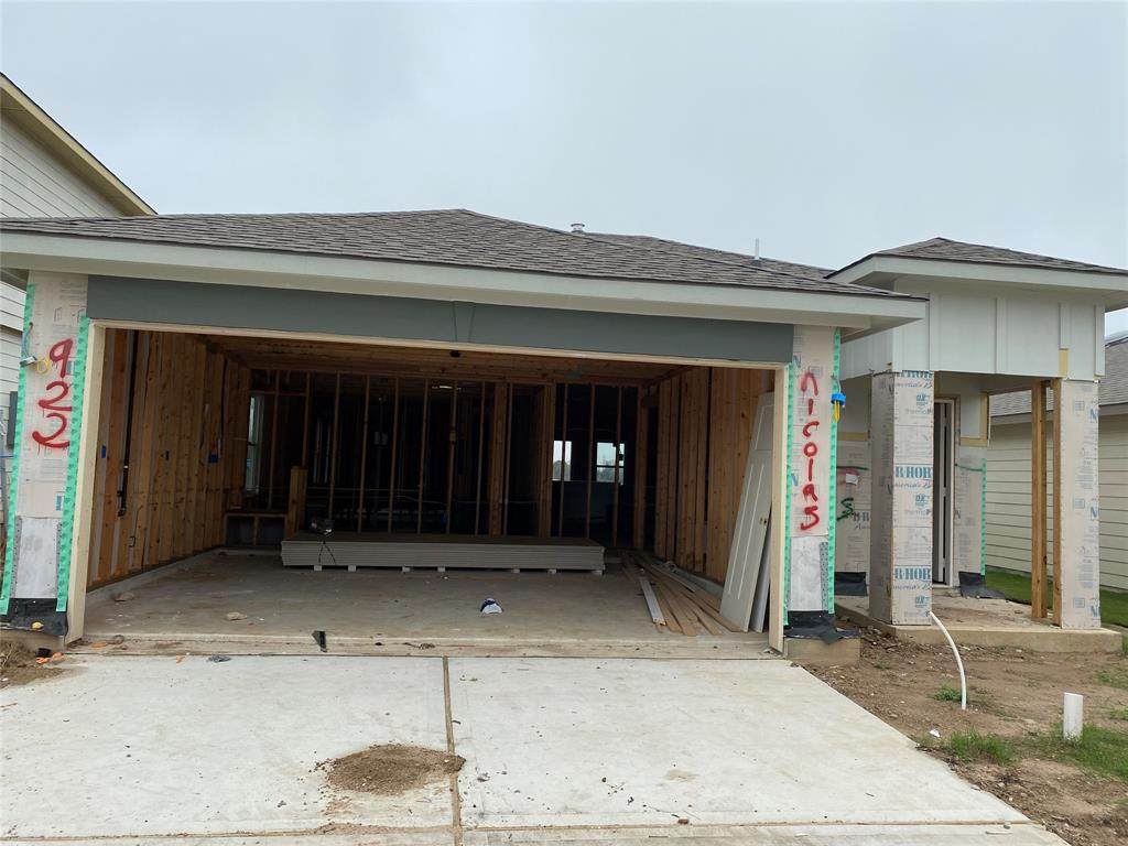 922 Kickapoo Lane - Photo 1
