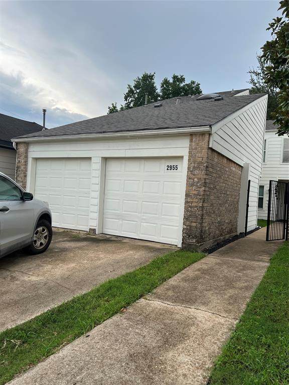2955 Creekway Circle - Photo 1