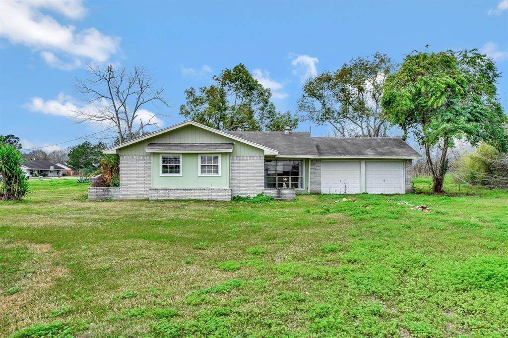 3004 Parkwood Avenue - Photo 1