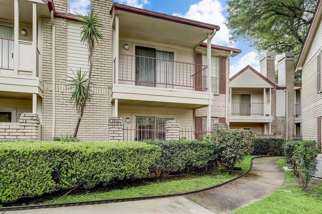 2120 El Paseo Street - Photo 1