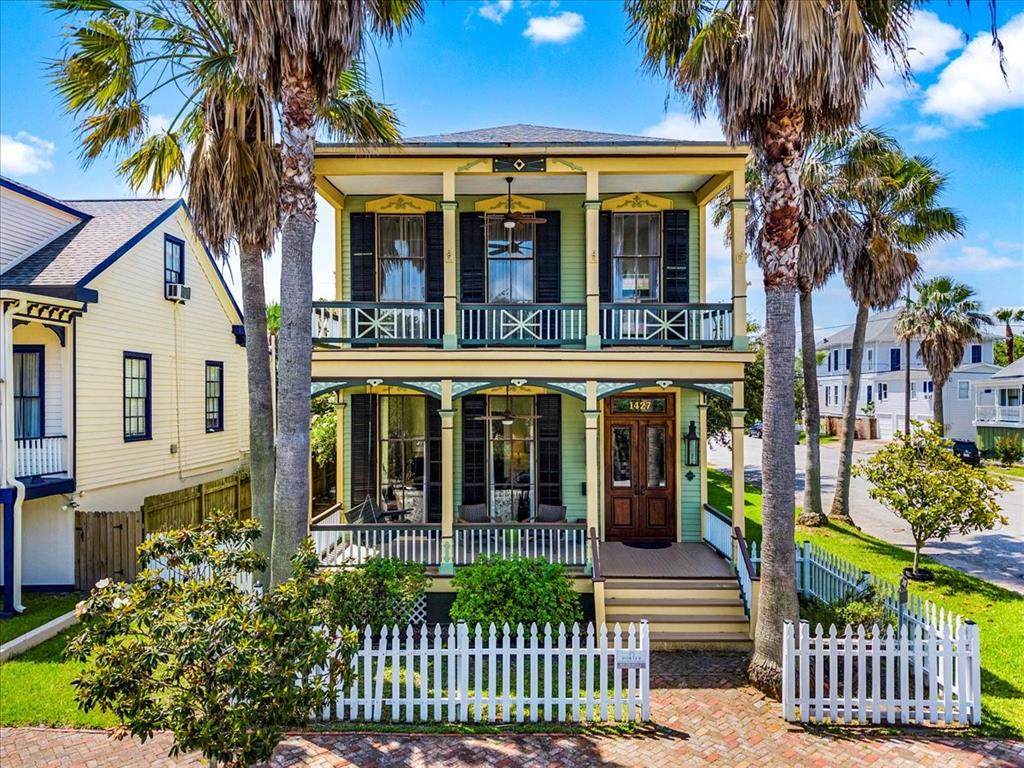 1427 Winnie Street - Photo 1