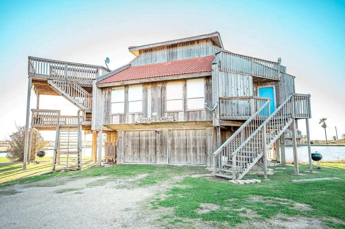282 Private Road 640 - Photo 1