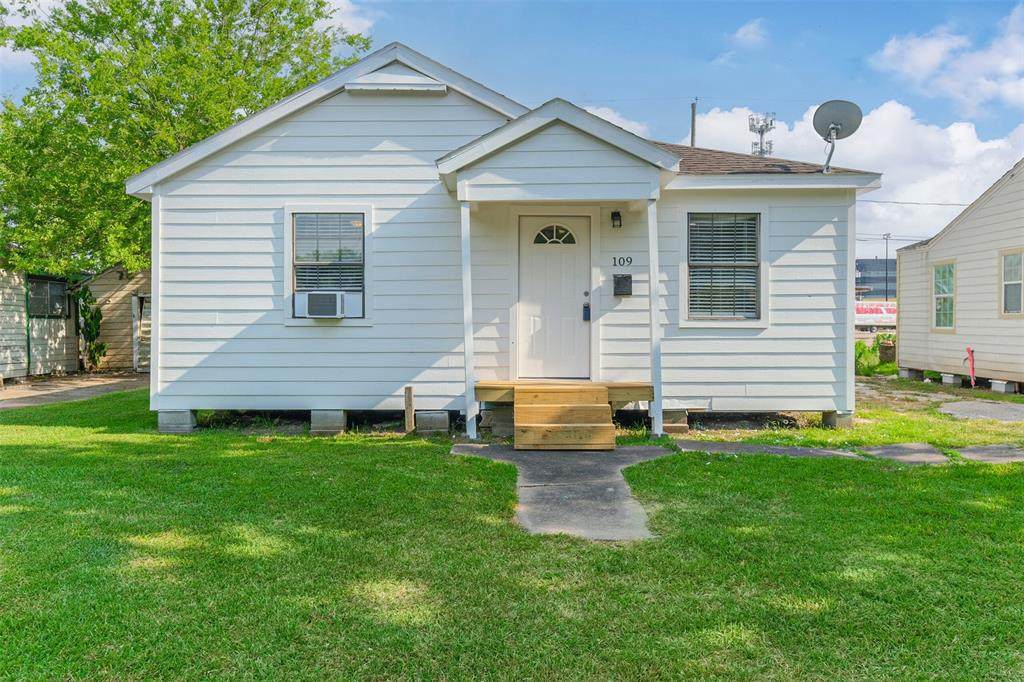 109 Denham Avenue - Photo 1