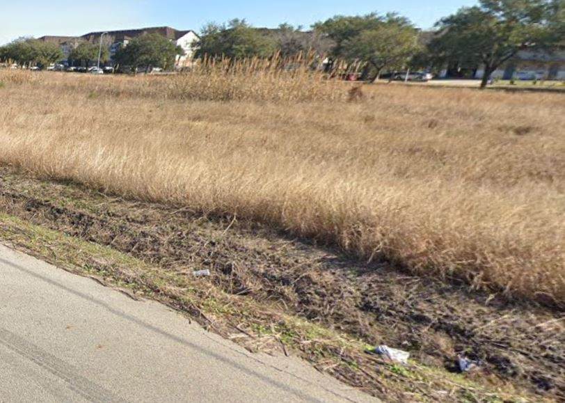 000 Easthaven Boulevard - Photo 1