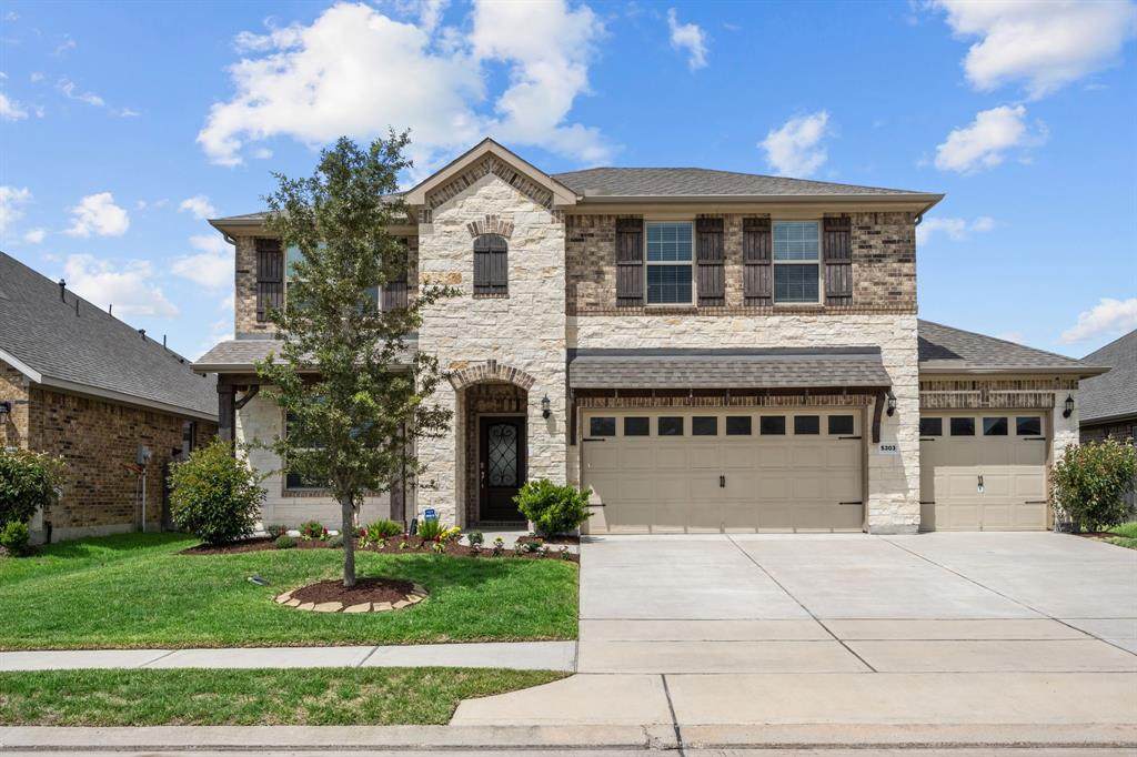 5303 Royal Sunset Court - Photo 1