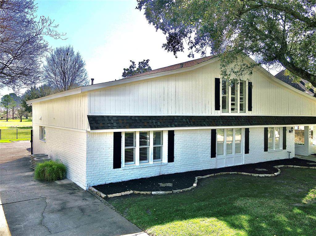 2903 Country Club Drive - Photo 1