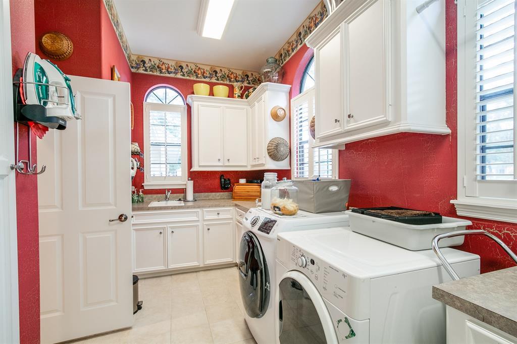 9 Wedgewood Boulevard - Photo 1
