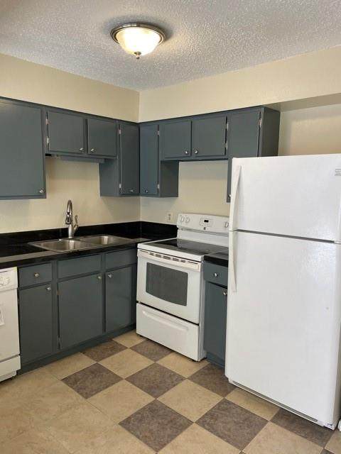 4310 Mount Vernon Street - Photo 1