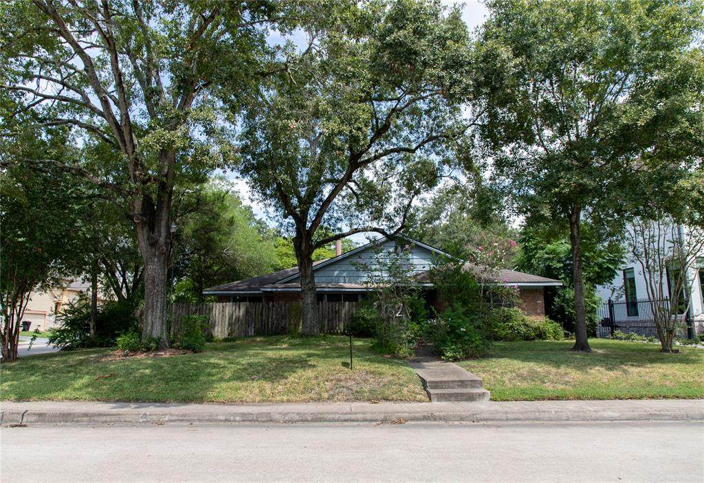 3762 Drummond Street - Photo 1