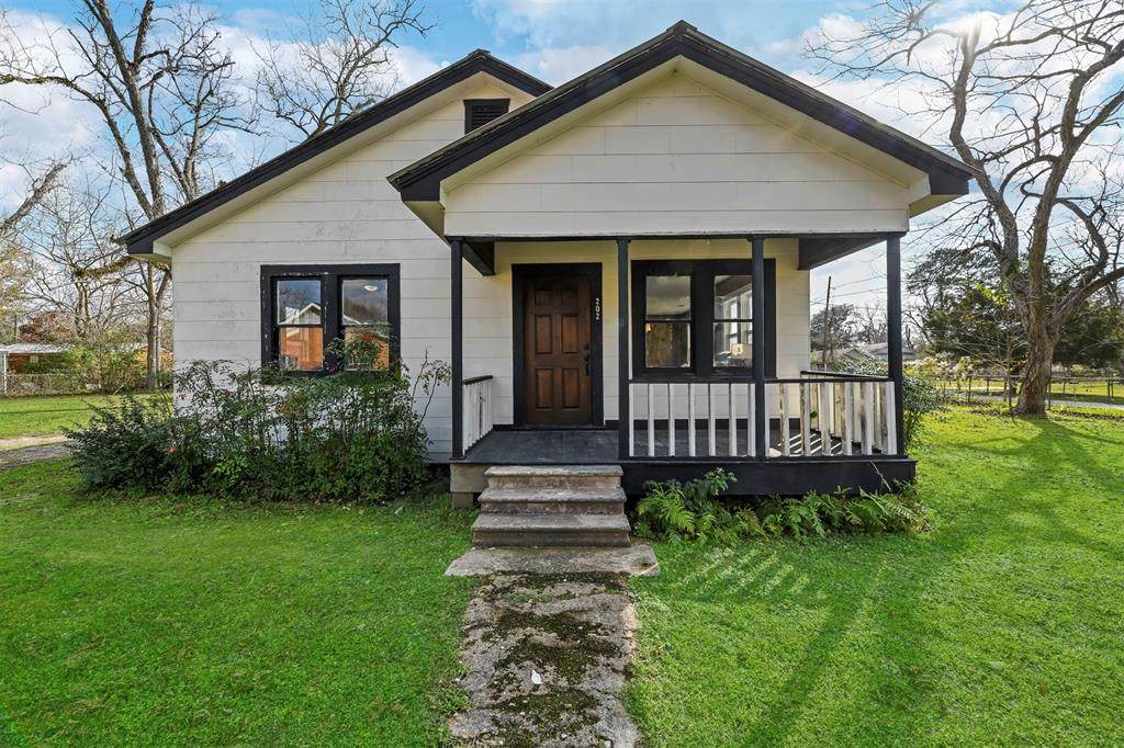 202 Ash Street - Photo 1