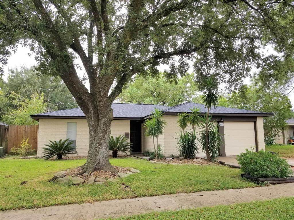 8414 Ashwyne Lane - Photo 1
