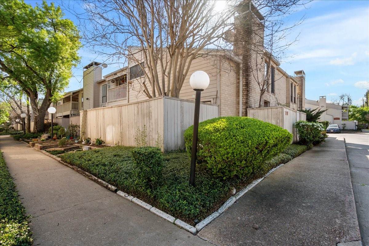 9572 Windswept Lane - Photo 1
