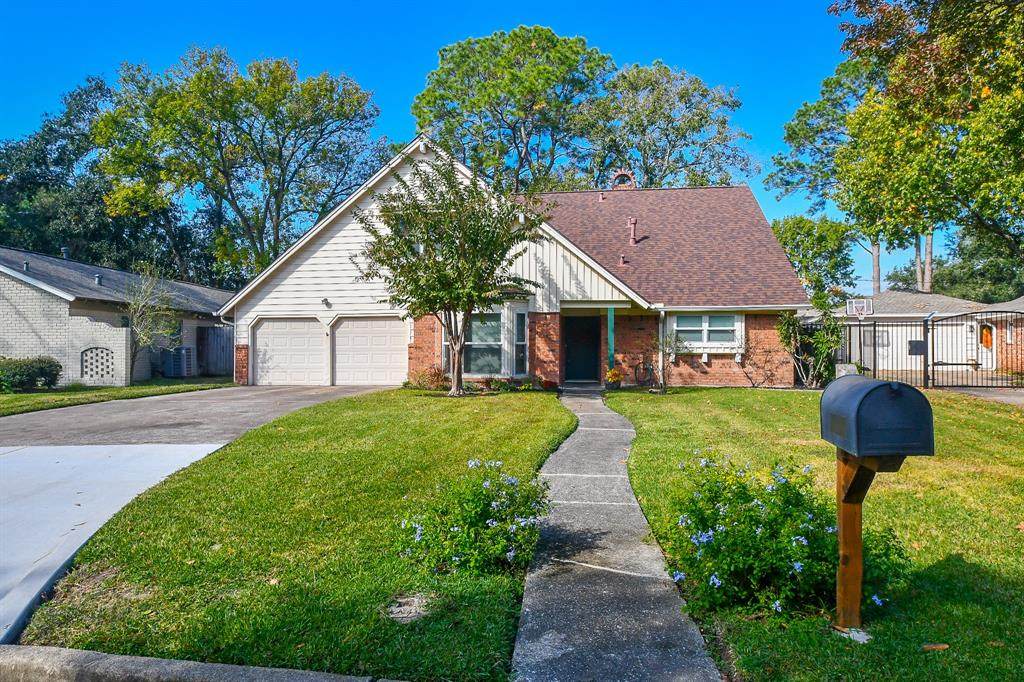 1411 Oak Stream Drive - Photo 1