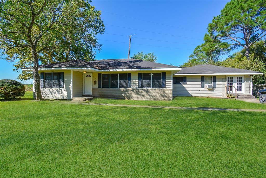 609 Avenue K - Photo 1