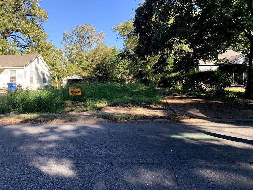 210 18th Street - Photo 1