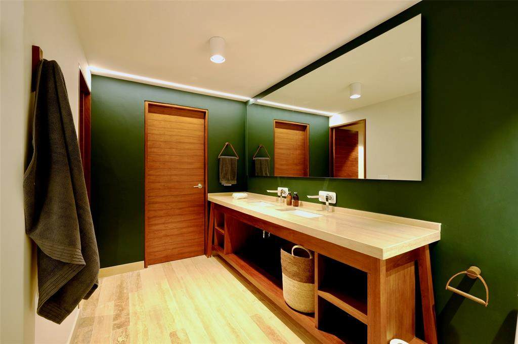 1 Kinich Ahaw - Photo 1