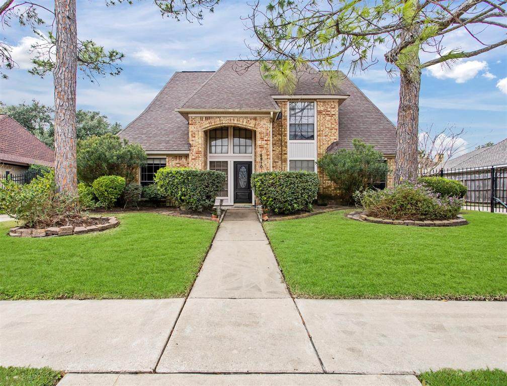 8810 Heatherly Drive - Photo 1