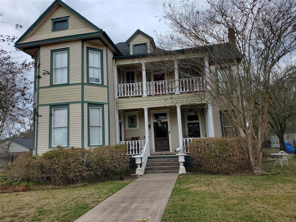 705 Teague Street - Photo 1