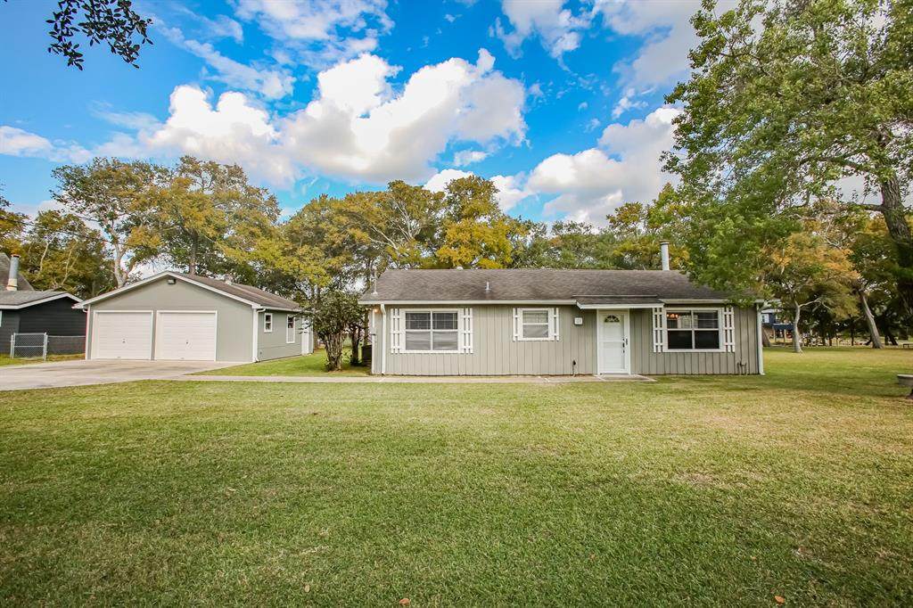 141 Private Road 652 - Photo 1