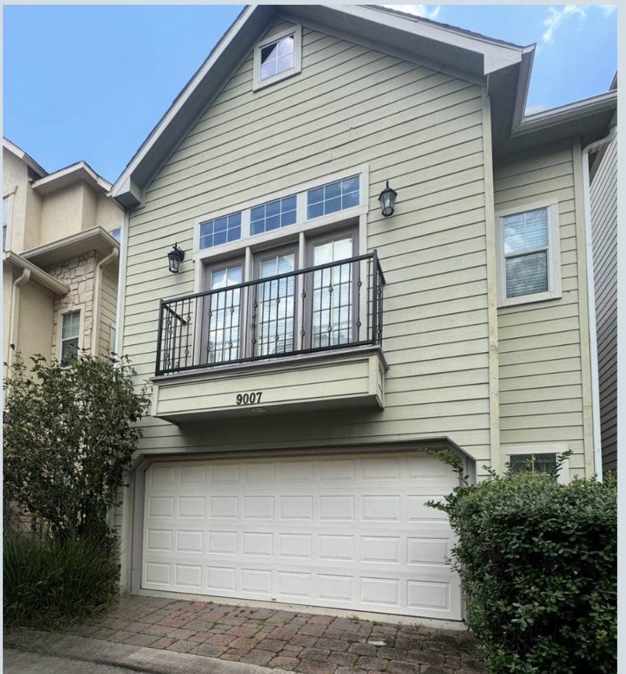 9007 Harbor Hills Drive - Photo 1