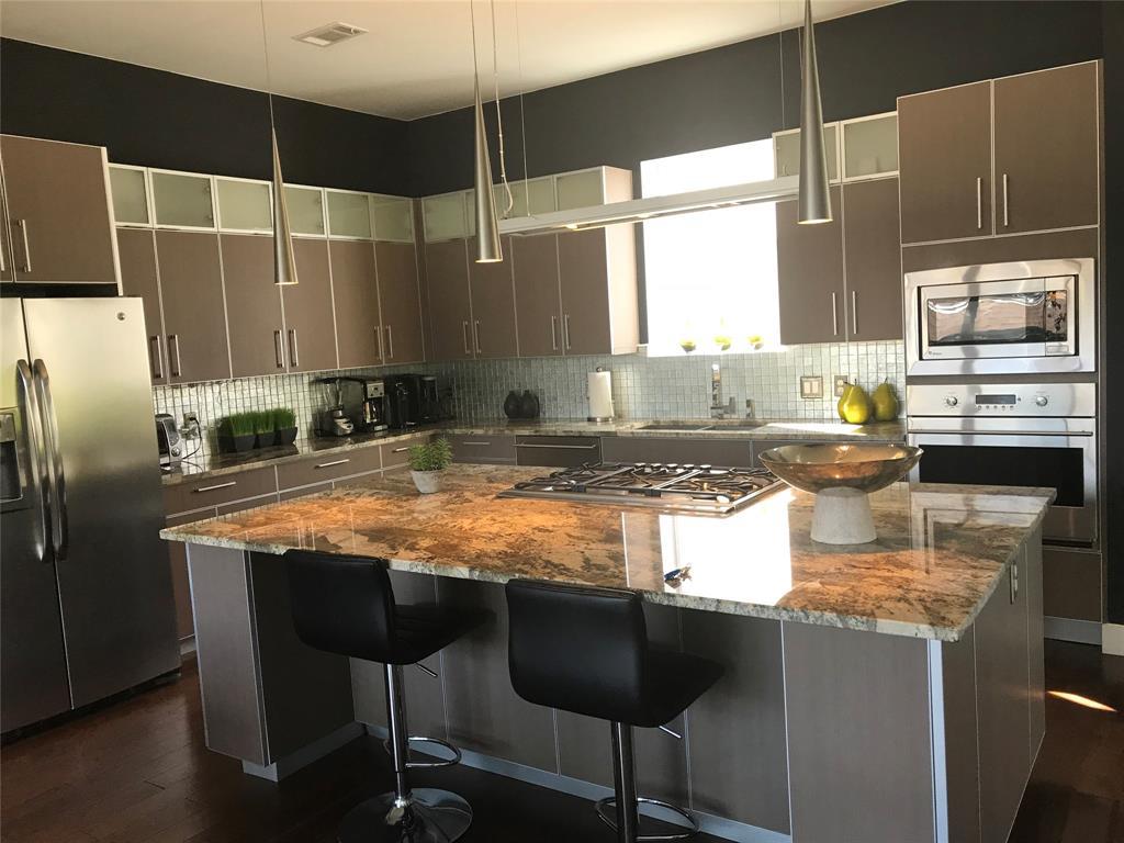 11 Hyde Park Boulevard - Photo 1