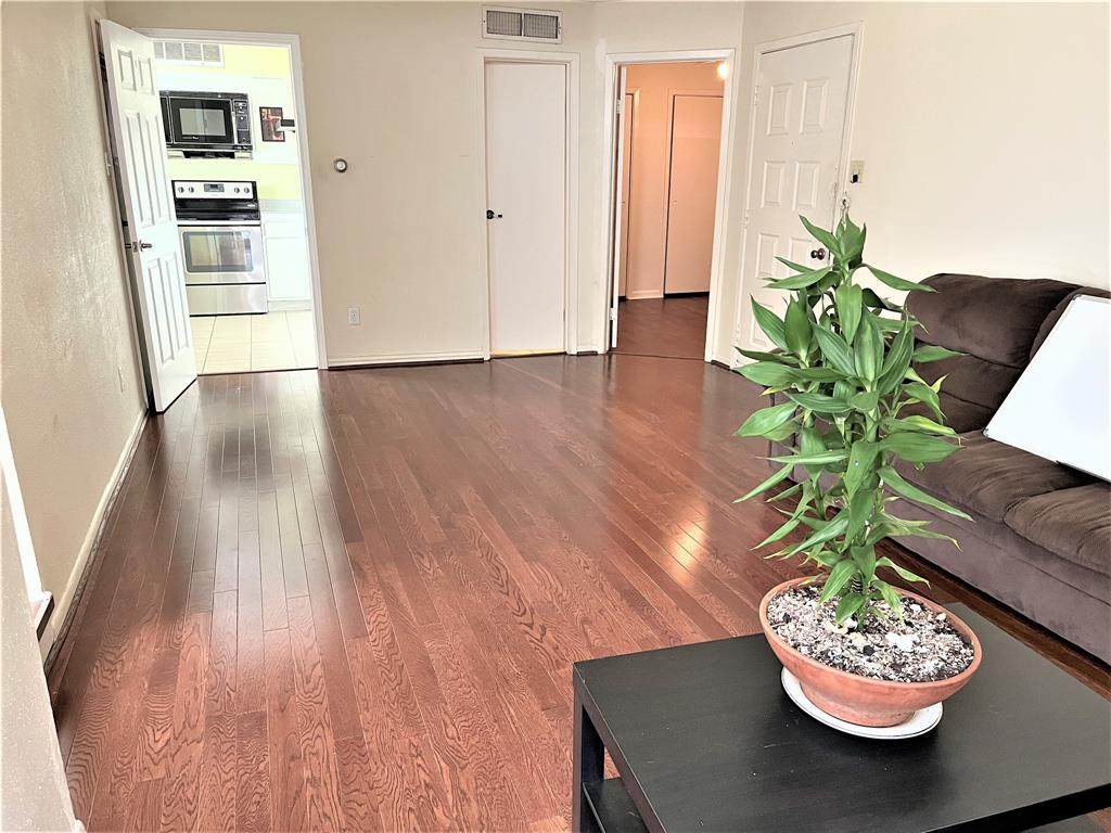 10855 Meadowglen - Photo 1