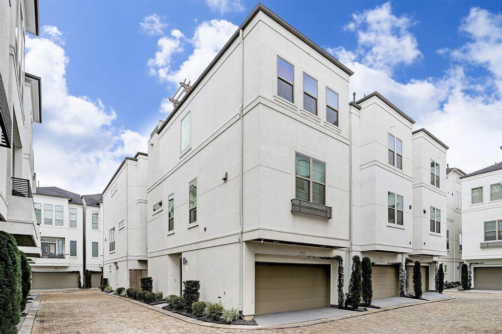 5447 Larkin Street - Photo 1