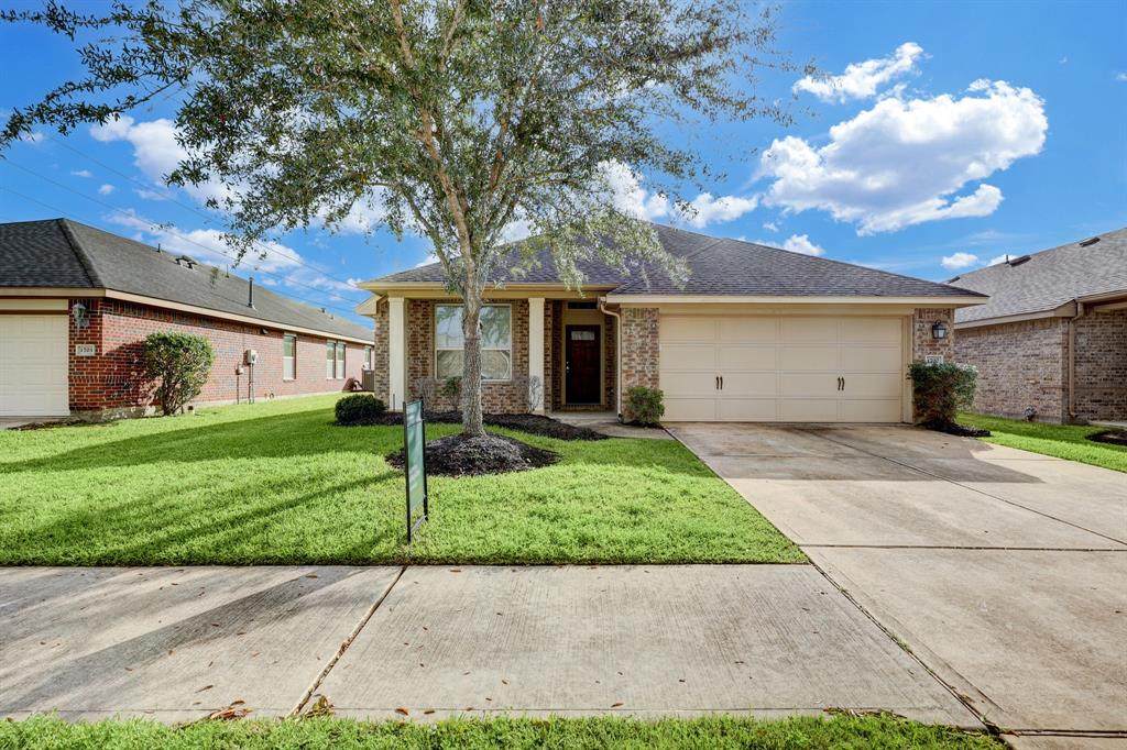 1707 Cadbury Castle Drive - Photo 1