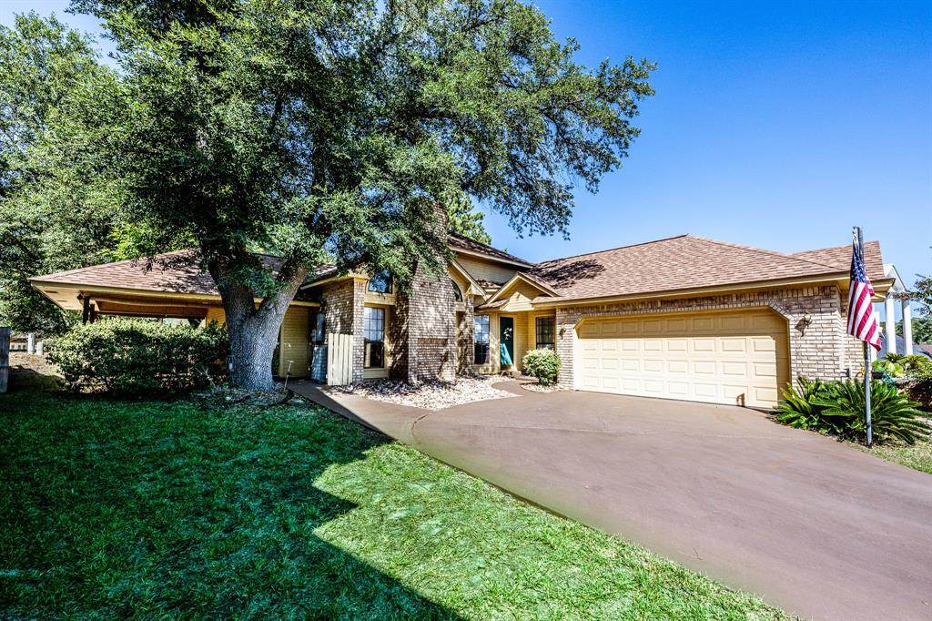1622 West Lake Shores Circle - Photo 1