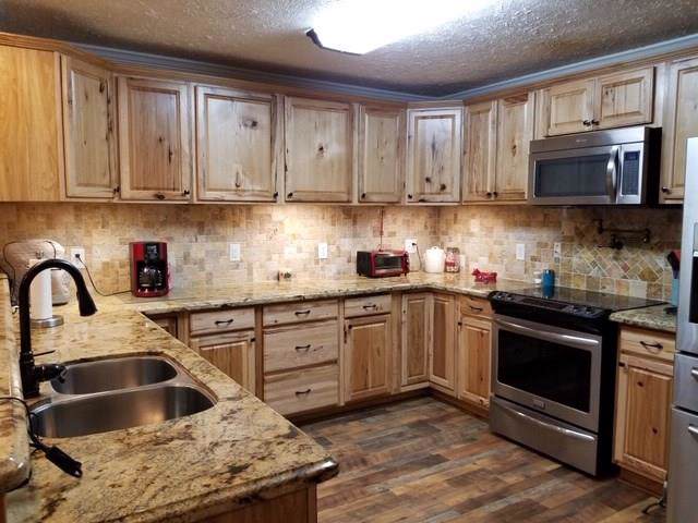 185 Lincoln Drive - Photo 1