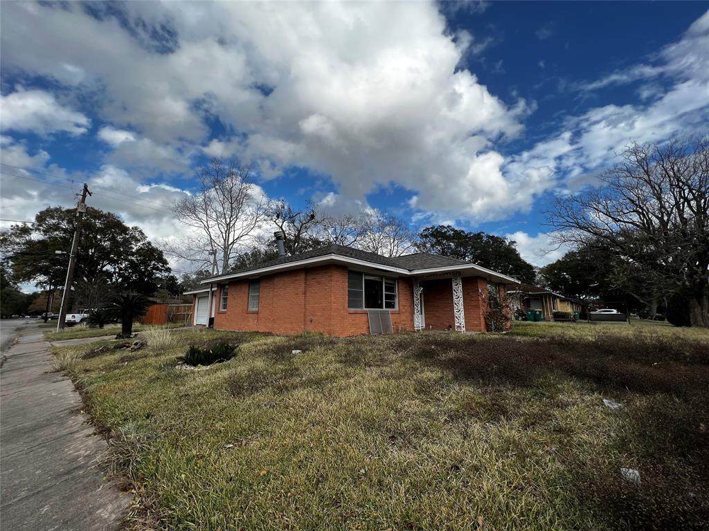614 Oriole Lane - Photo 1
