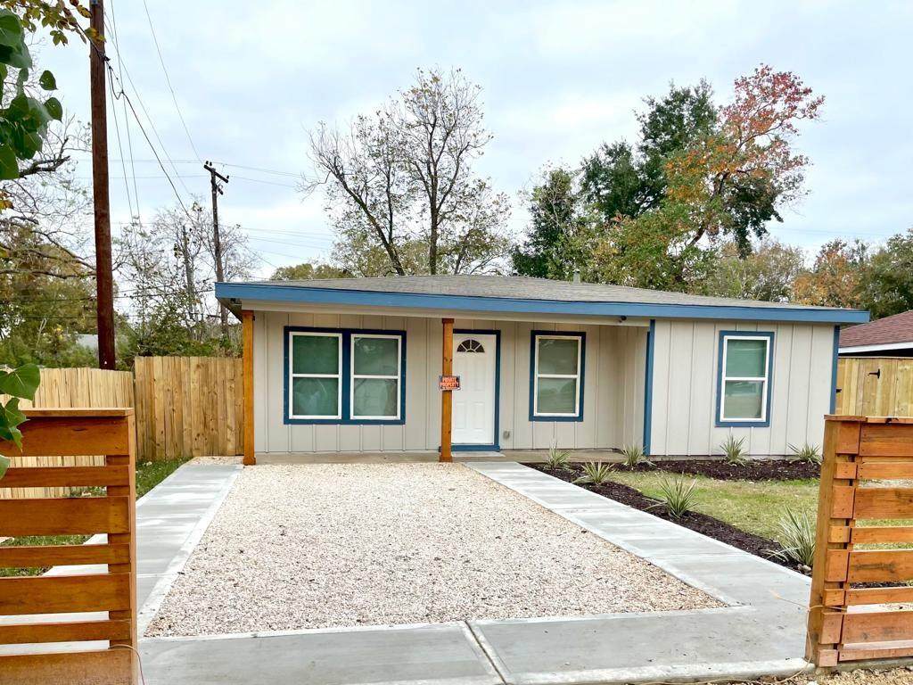 5129 Doolittle Boulevard - Photo 1