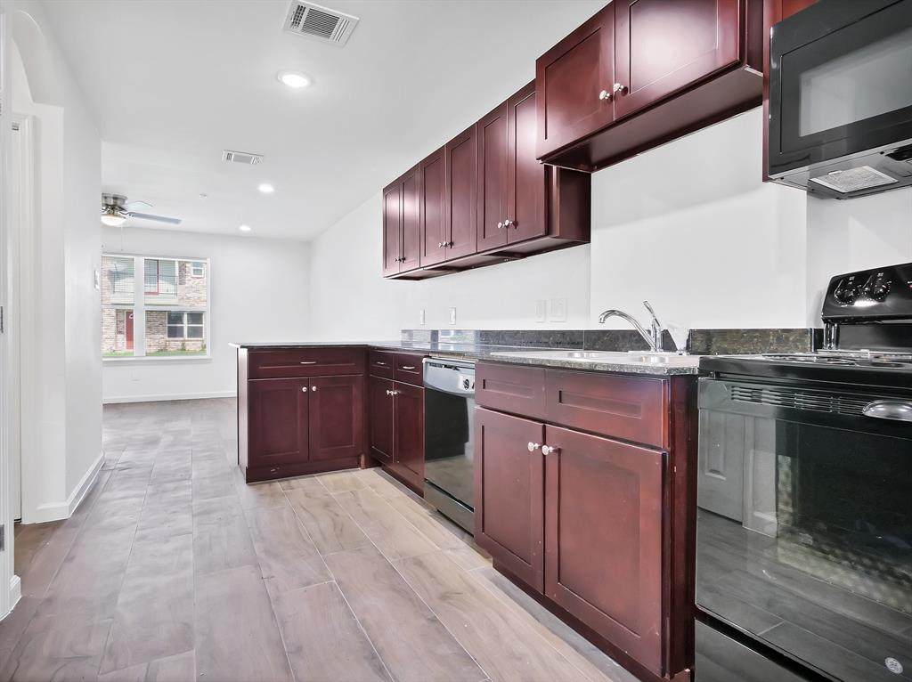 2711 Arlington Court - Photo 1