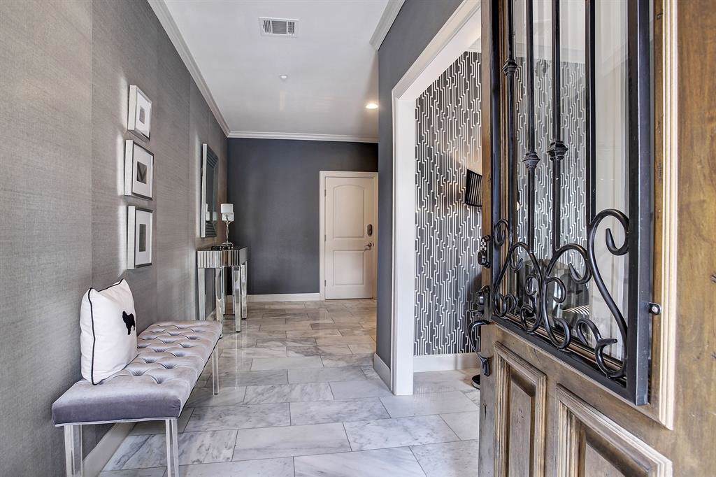 2413 Commonwealth Street - Photo 1