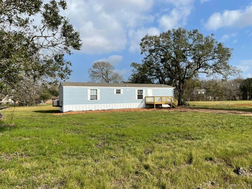 131 Country Oaks Drive - Photo 1