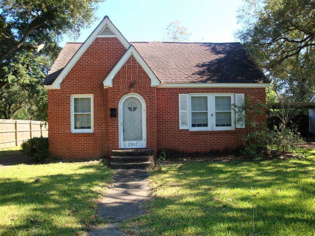 2917 Avenue I - Photo 1